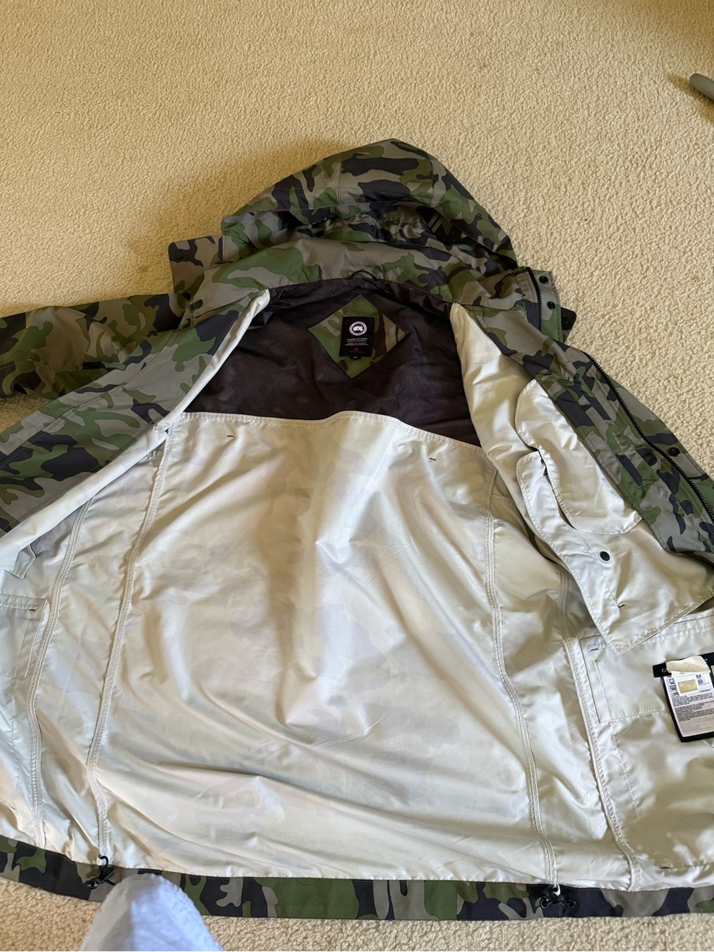 Canada goose  Camo Hooded crew trench size L Jacket - Picture 6 of 8